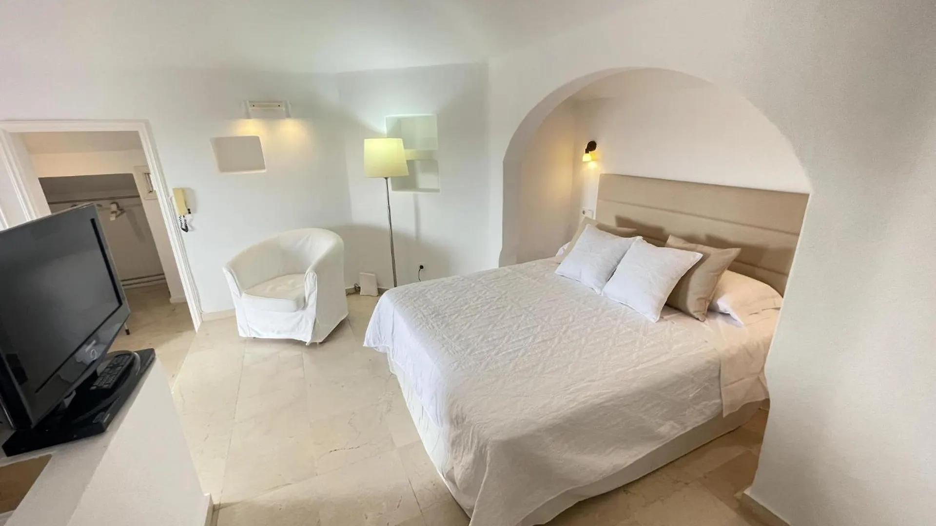 501.Serene Studio With Large Terrace And Pool San Miguel de Abona Spain